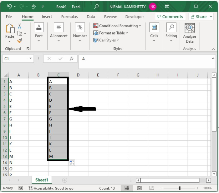如何在Excel中自动填充阿尔法字符？