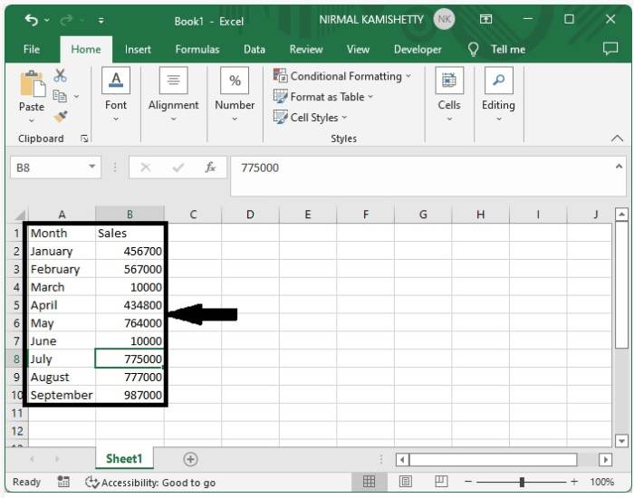 如何在Excel中根据单元格值自动插入行？