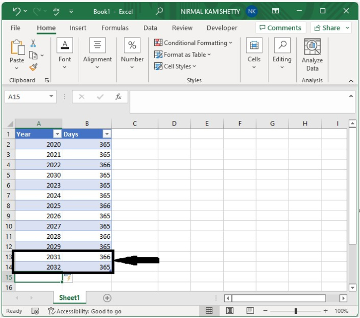 如何在Excel中插入行时自动填充公式？